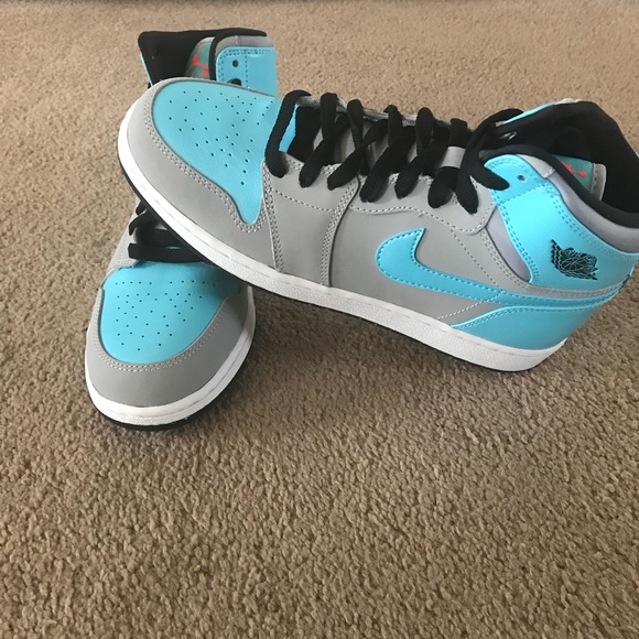 Nike Air Jordan 1 Retro High OG - Picture 4 of 4